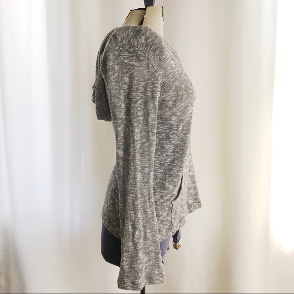 Volcom light weight V neck sweater - Picture 3 of 7